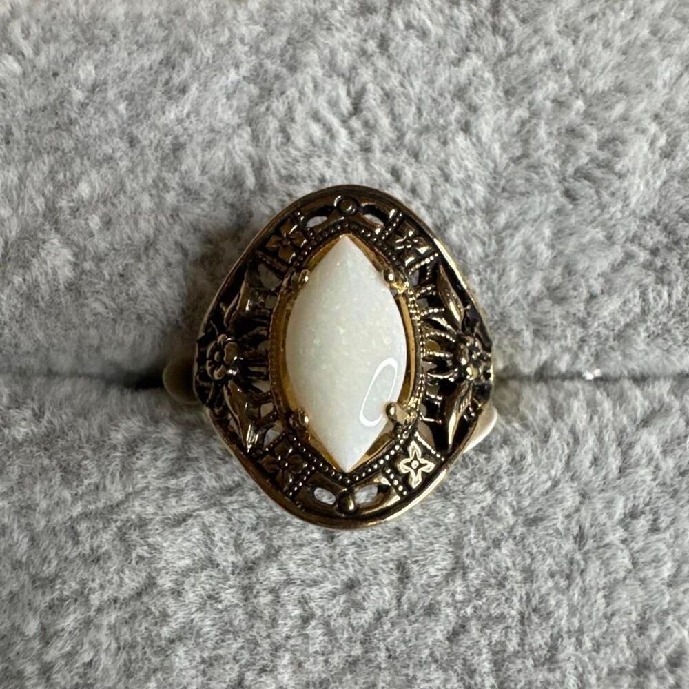 Unbranded Women's Gold and White Jewellery